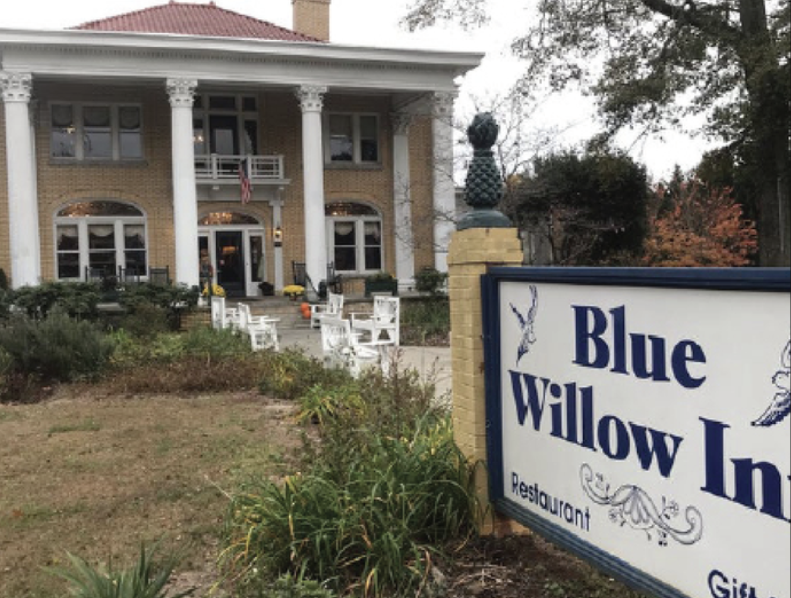 Social Circle Georgia historic downtown Blue Willow Inn